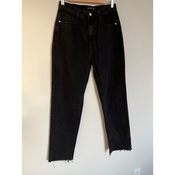 NWT PrettyLittleThings Black Mom Jean w/Fringe - Size 10 - Picture 1 of 7